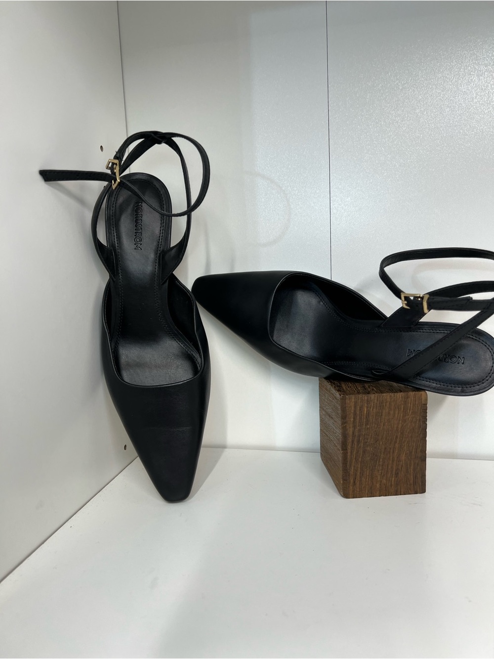 Nordstrom leather Black Pointed Toe Ankle-Strap Women's Pumps size 6.5